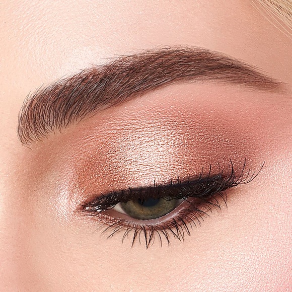 New TOO FACED Born This Way The Natural Nudes Eyeshadow palette - Picture 3 of 11